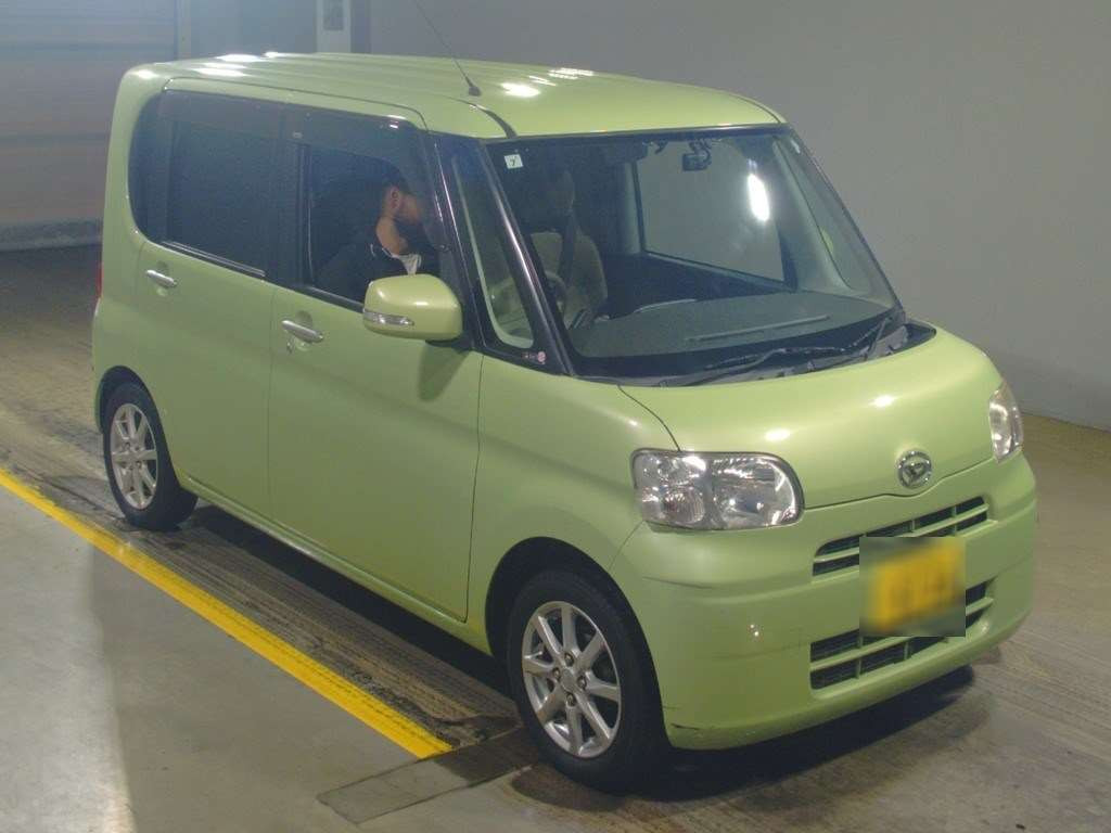 2011 Daihatsu Tanto L375S[2]