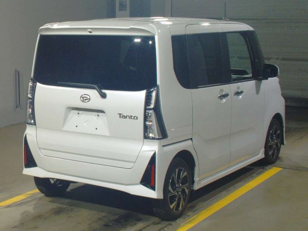 2023 Daihatsu Tanto Custom LA650S[1]