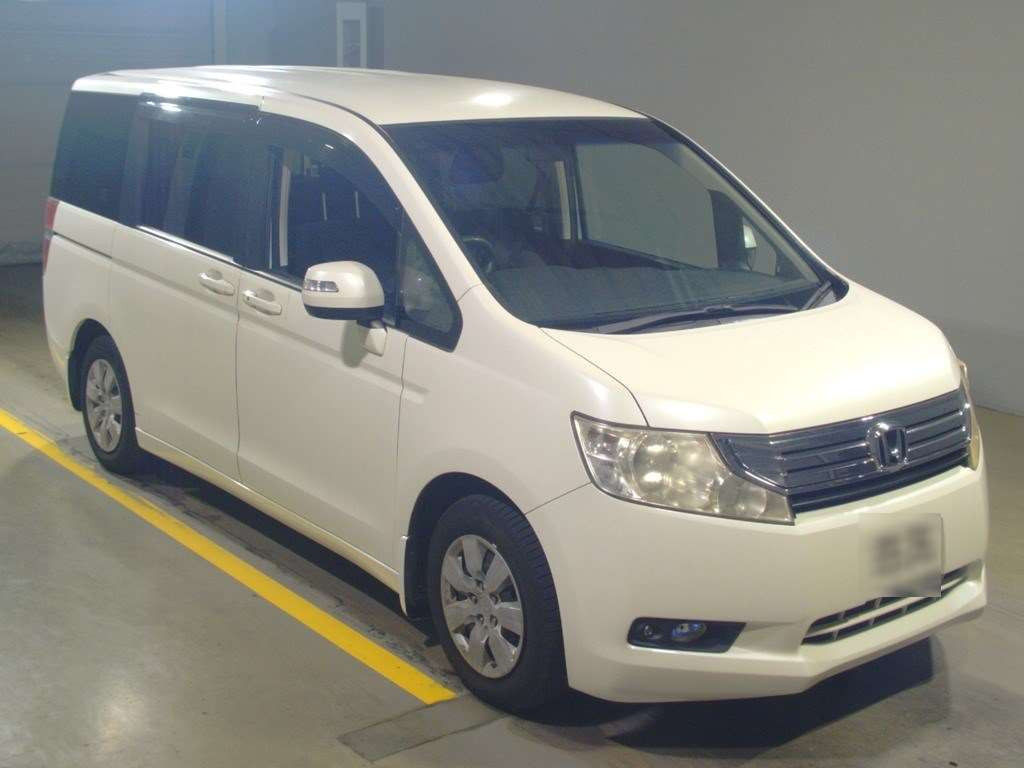 2010 Honda Step WGN RK1[2]