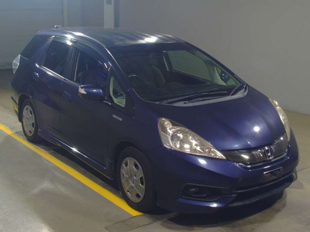 2014 Honda Fit Shuttle Hybrid GP2[2]