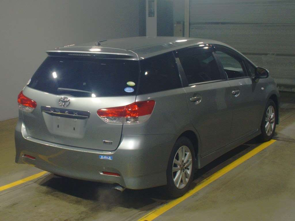 2010 Toyota Wish ZGE20W[1]