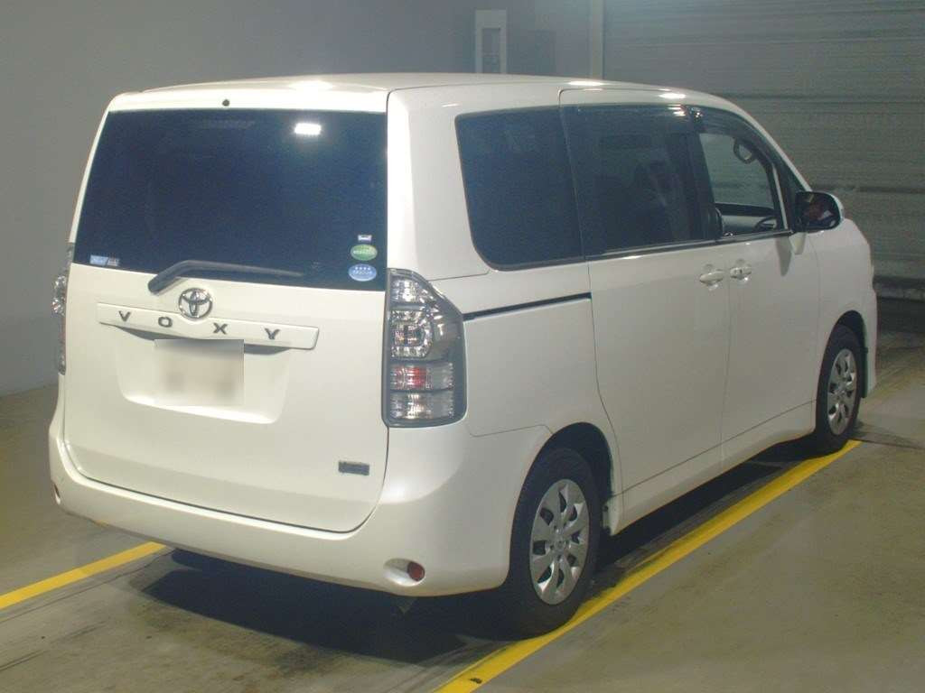 2013 Toyota Voxy ZRR70G[1]