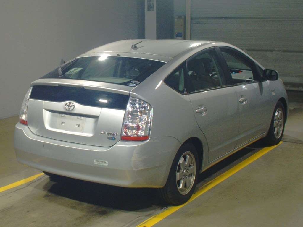 2010 Toyota Prius NHW20[1]