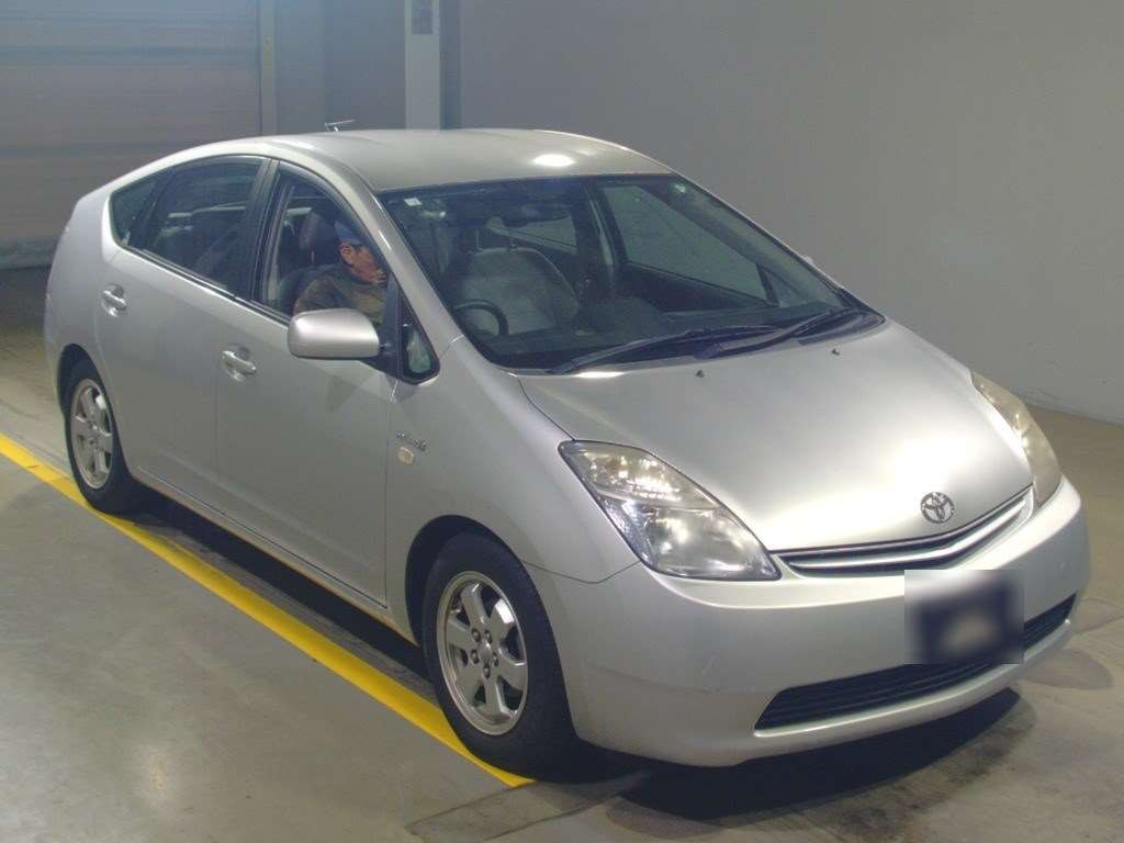 2010 Toyota Prius NHW20[2]