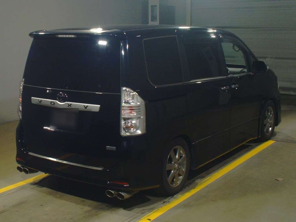 2009 Toyota Voxy ZRR70W[1]