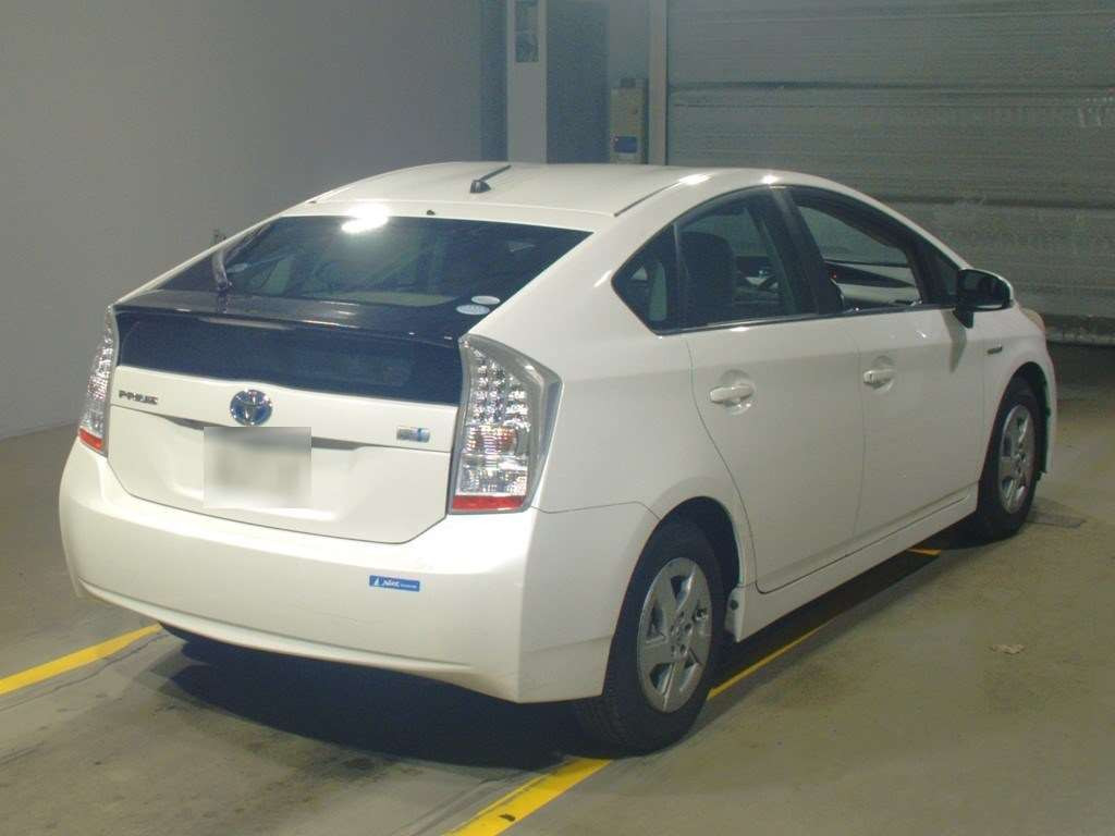 2010 Toyota Prius ZVW30[1]