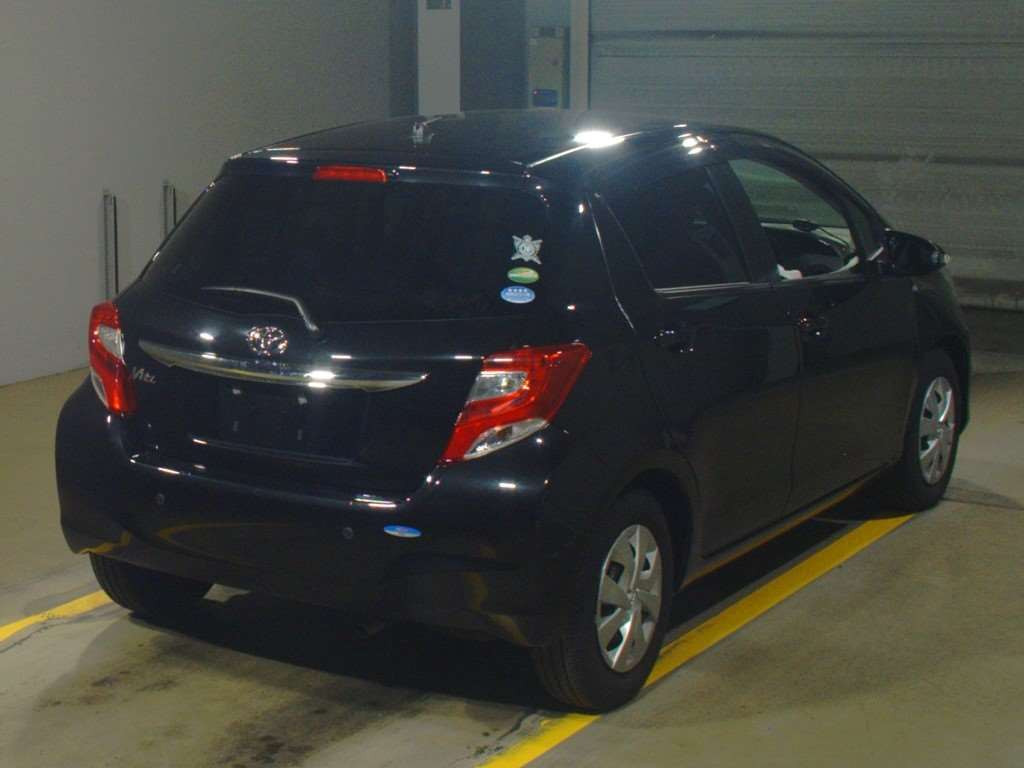 2014 Toyota Vitz NSP130[1]