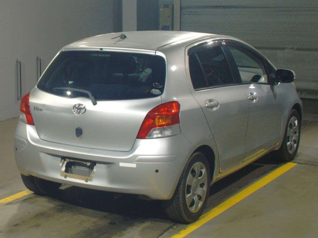 2007 Toyota Vitz SCP90[1]