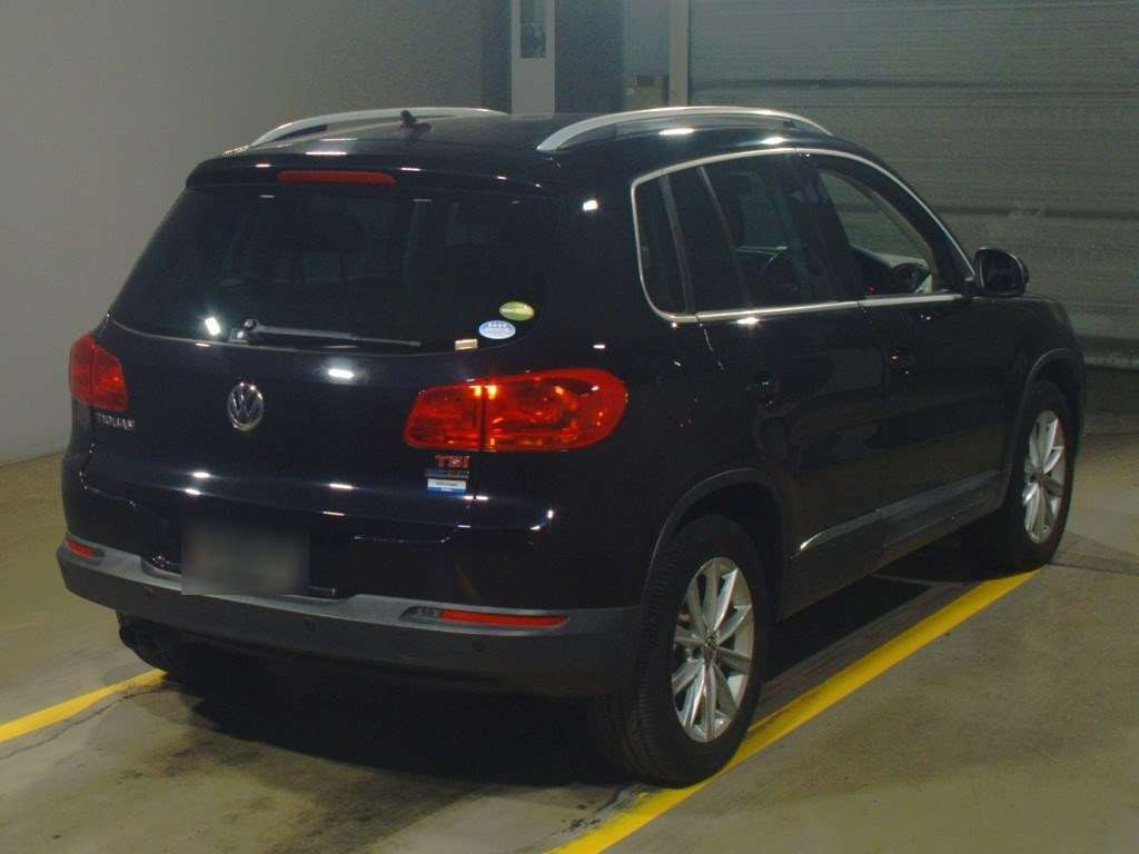 2014 Volkswagen Tiguan 5NCTH[1]