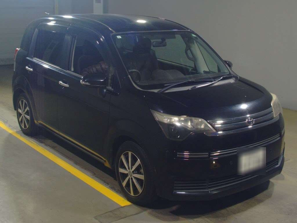 2013 Toyota Spade NCP141[2]