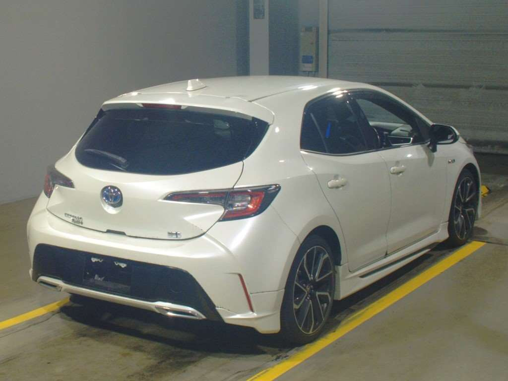 2018 Toyota Corolla Sports ZWE211H[1]