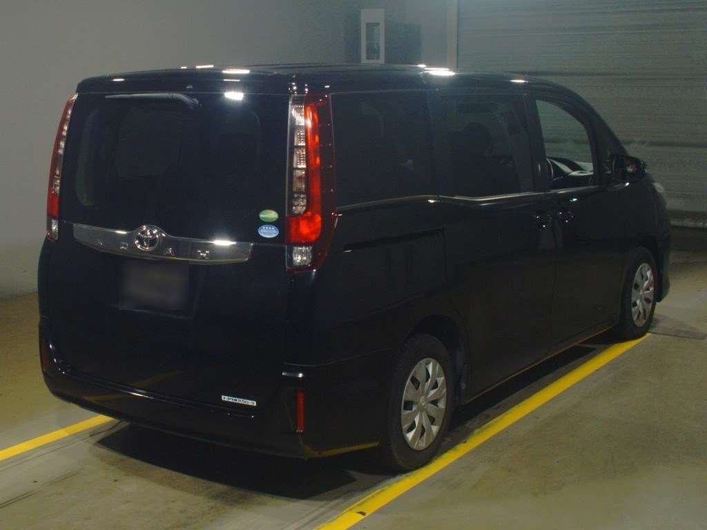 2015 Toyota Noah ZRR80G[1]