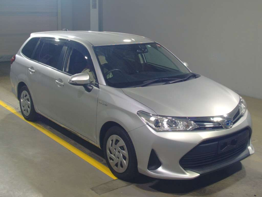 2017 Toyota Corolla Fielder NKE165G[2]