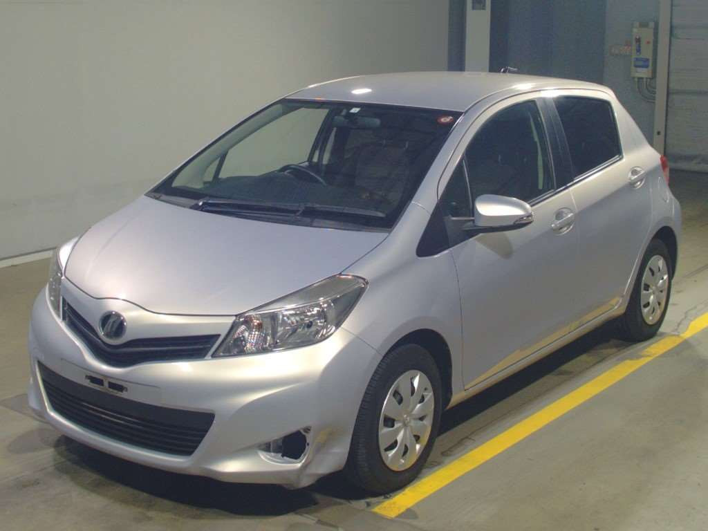 2014 Toyota Vitz NSP130[0]