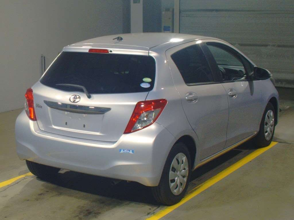 2014 Toyota Vitz NSP130[1]