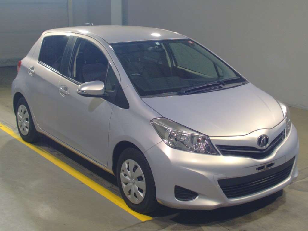 2014 Toyota Vitz NSP130[2]