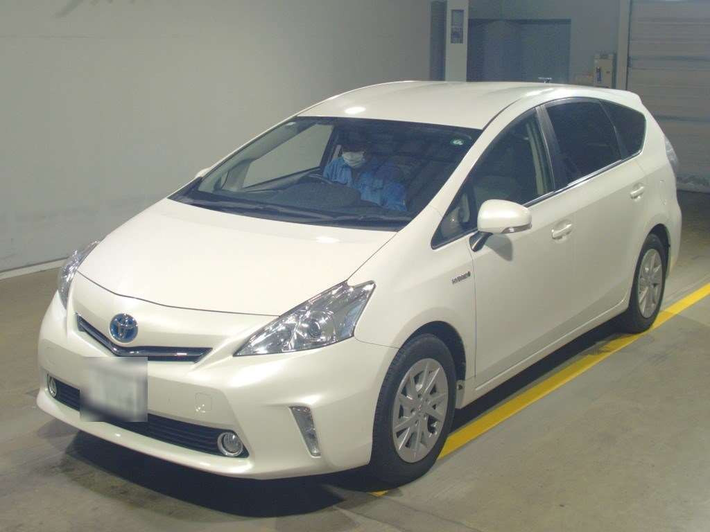 2013 Toyota Prius alpha ZVW41W[0]