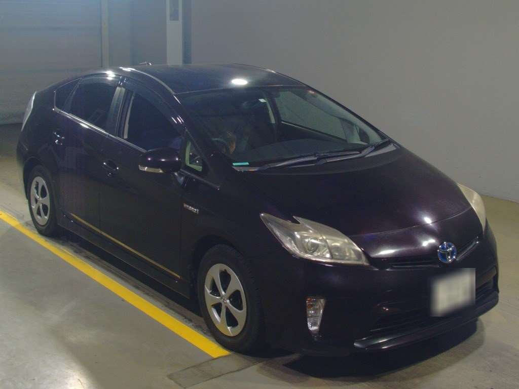 2012 Toyota Prius ZVW30[2]