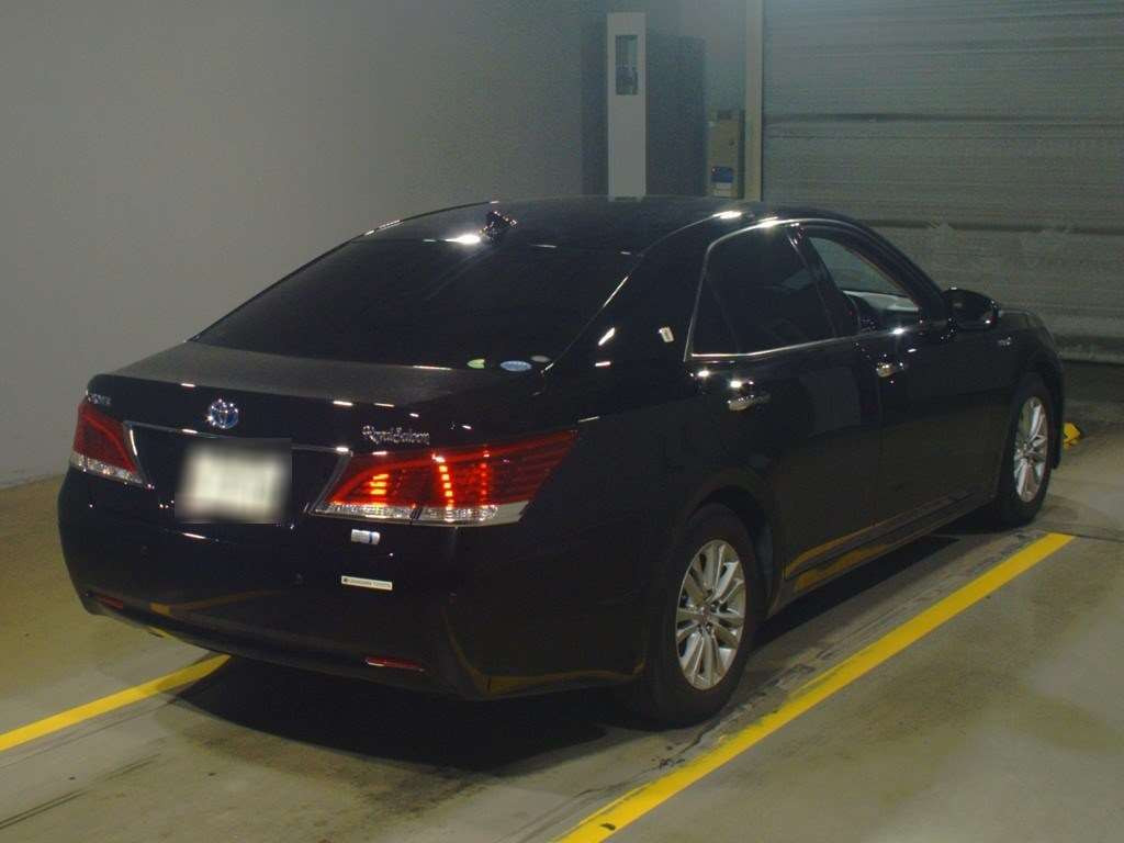 2014 Toyota Crown Hybrid AWS210[1]