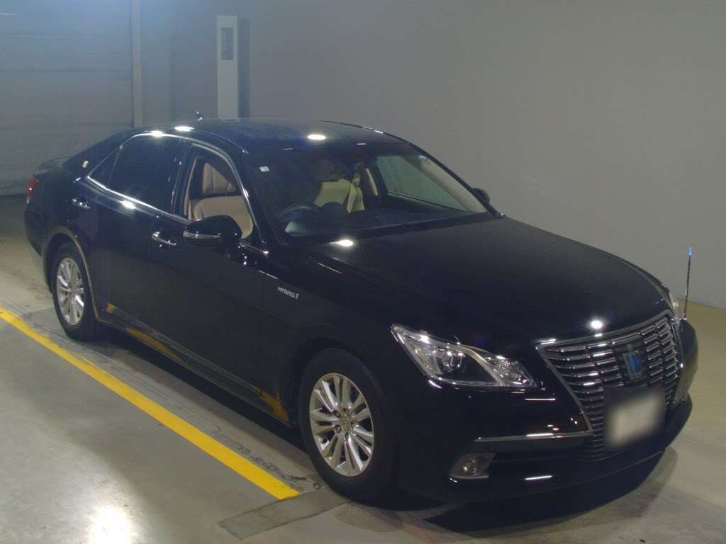 2014 Toyota Crown Hybrid AWS210[2]