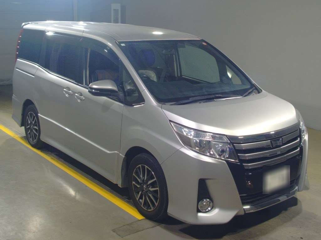 2014 Toyota Noah ZRR80W[2]