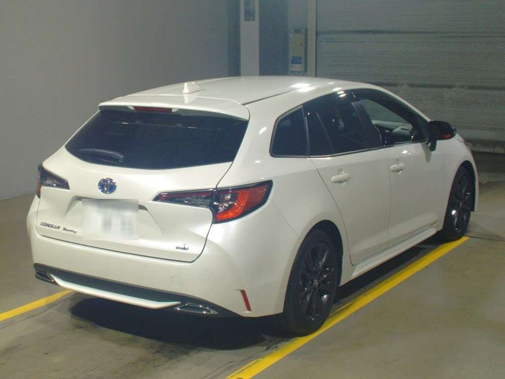 2021 Toyota Corolla Touring Wagon ZWE211W[1]