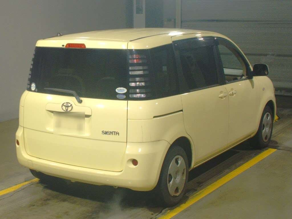 2004 Toyota Sienta NCP81G[1]