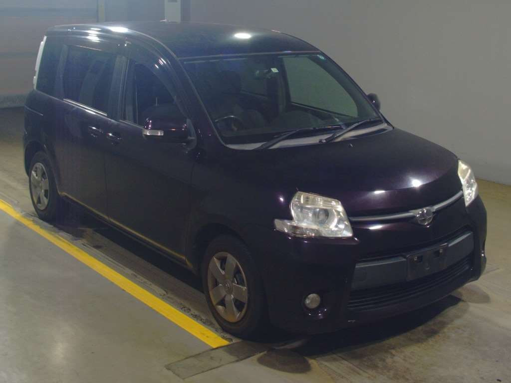 2013 Toyota Sienta NCP81G[2]