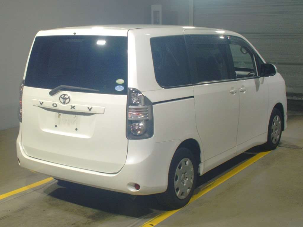 2008 Toyota Voxy ZRR70G[1]