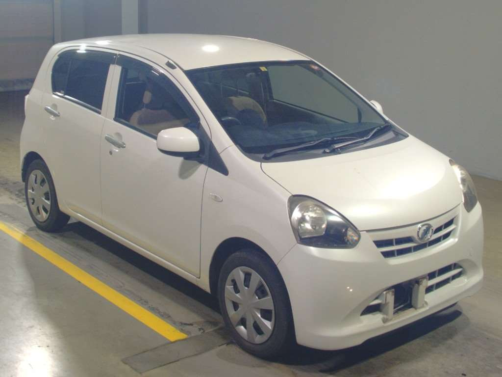 2012 Daihatsu Mira es LA300S[2]