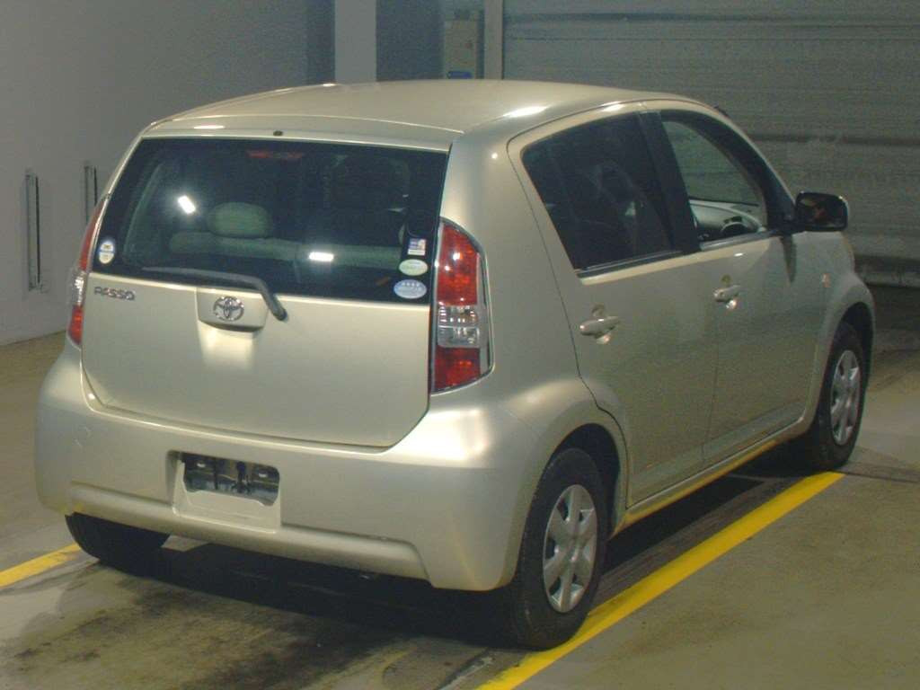 2005 Toyota Passo QNC10[1]