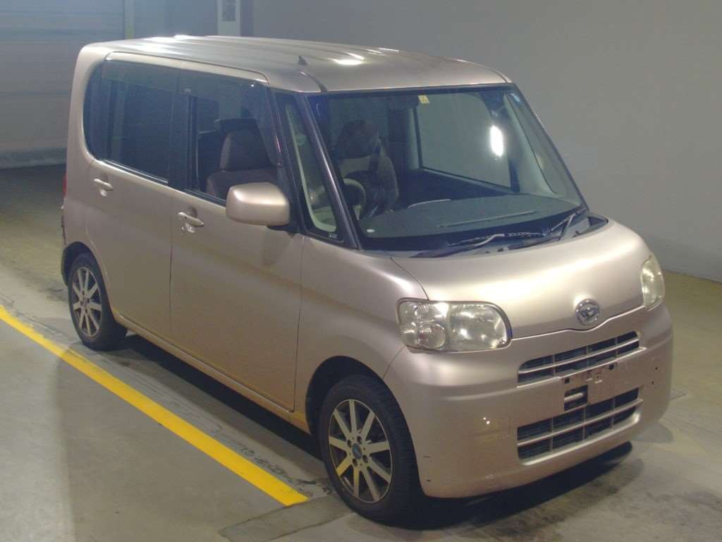 2011 Daihatsu Tanto L375S[2]