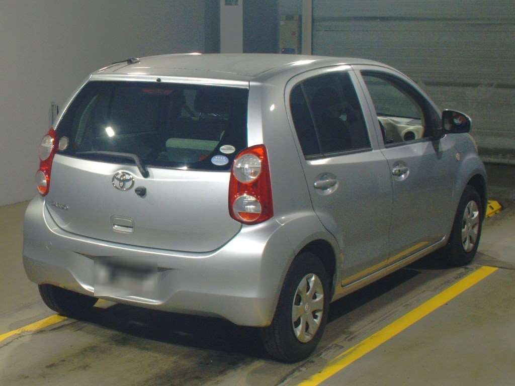 2010 Toyota Passo KGC30[1]