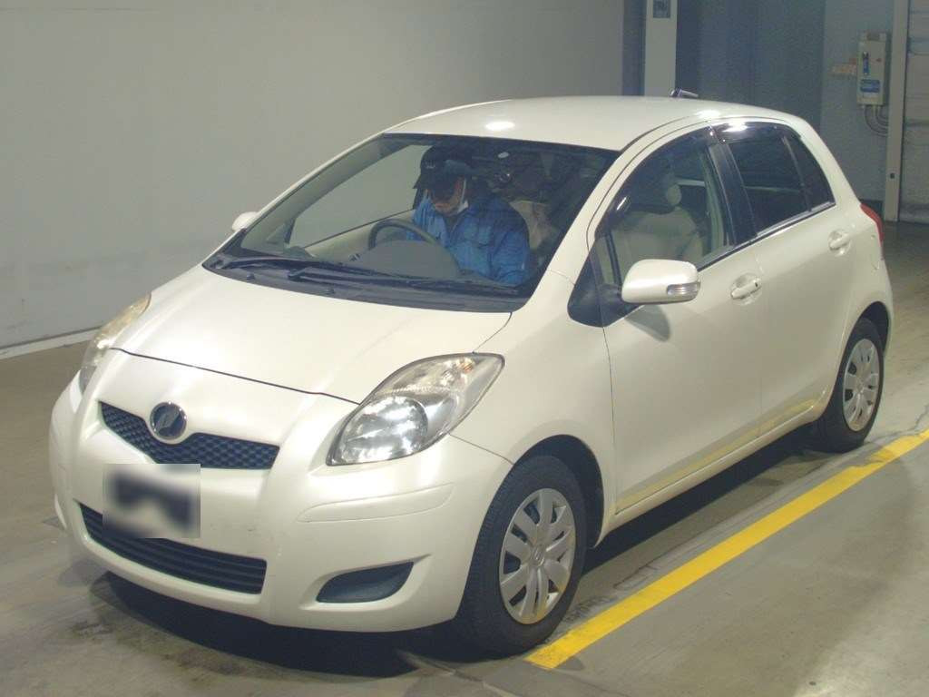 2010 Toyota Vitz SCP90[0]