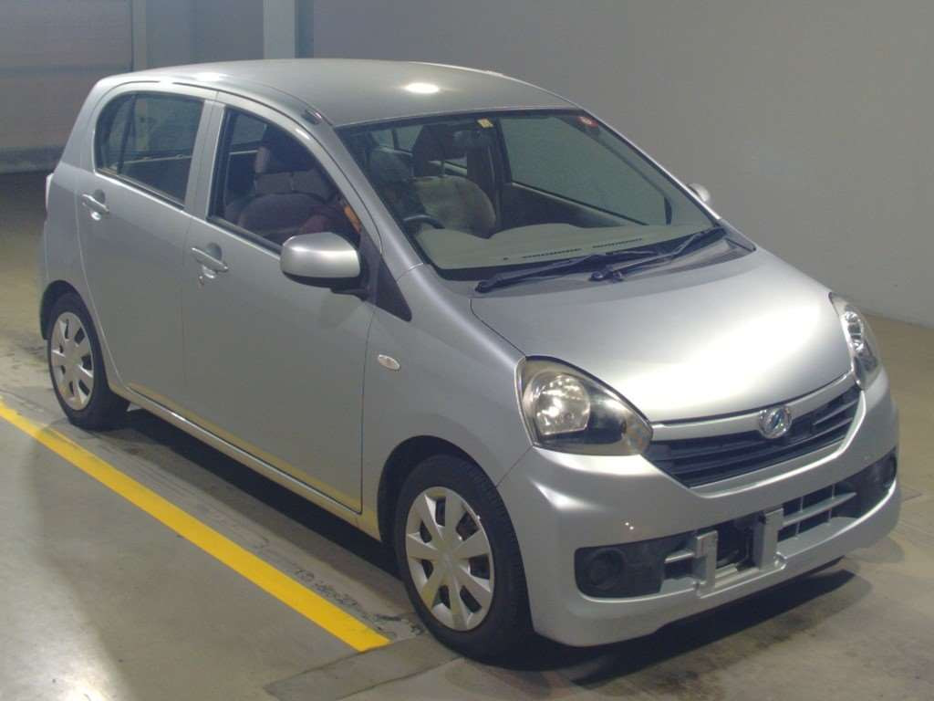 2013 Daihatsu Mira es LA300S[2]