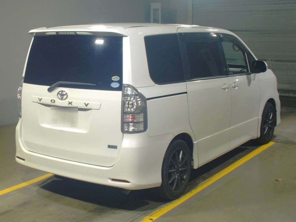 2010 Toyota Voxy ZRR70W[1]