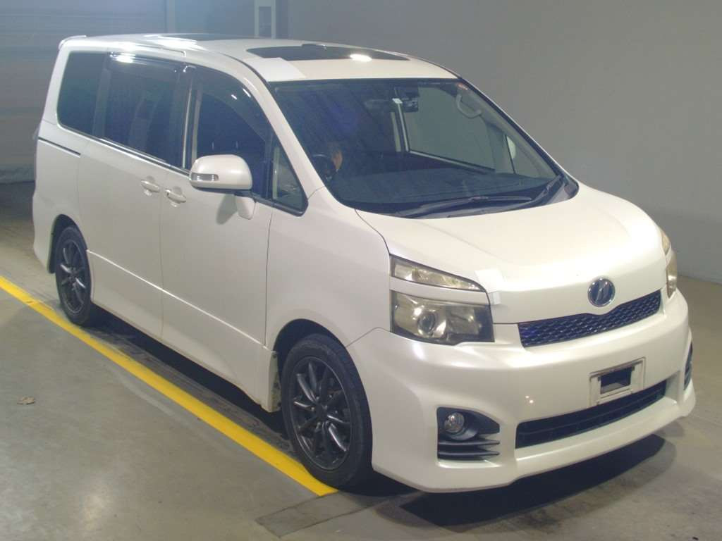 2010 Toyota Voxy ZRR70W[2]