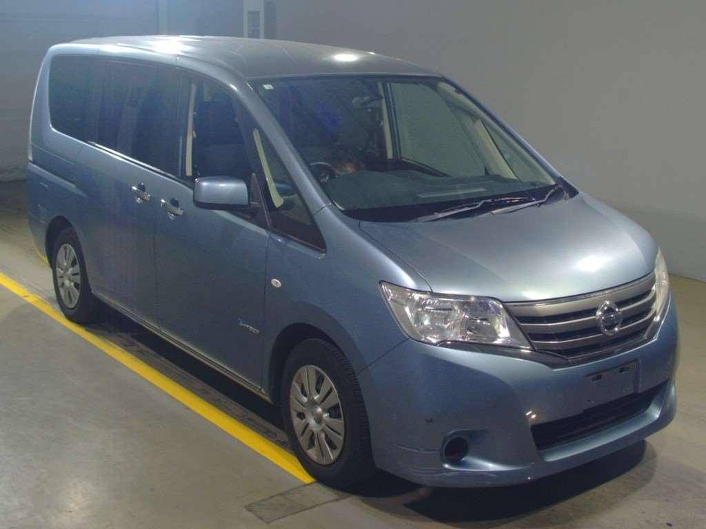 2012 Nissan Serena HC26[2]