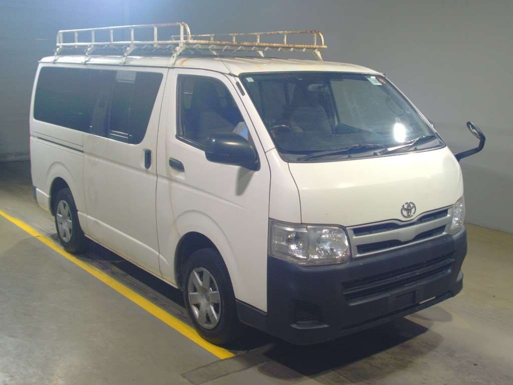 2010 Toyota Hiace Van TRH200V[2]