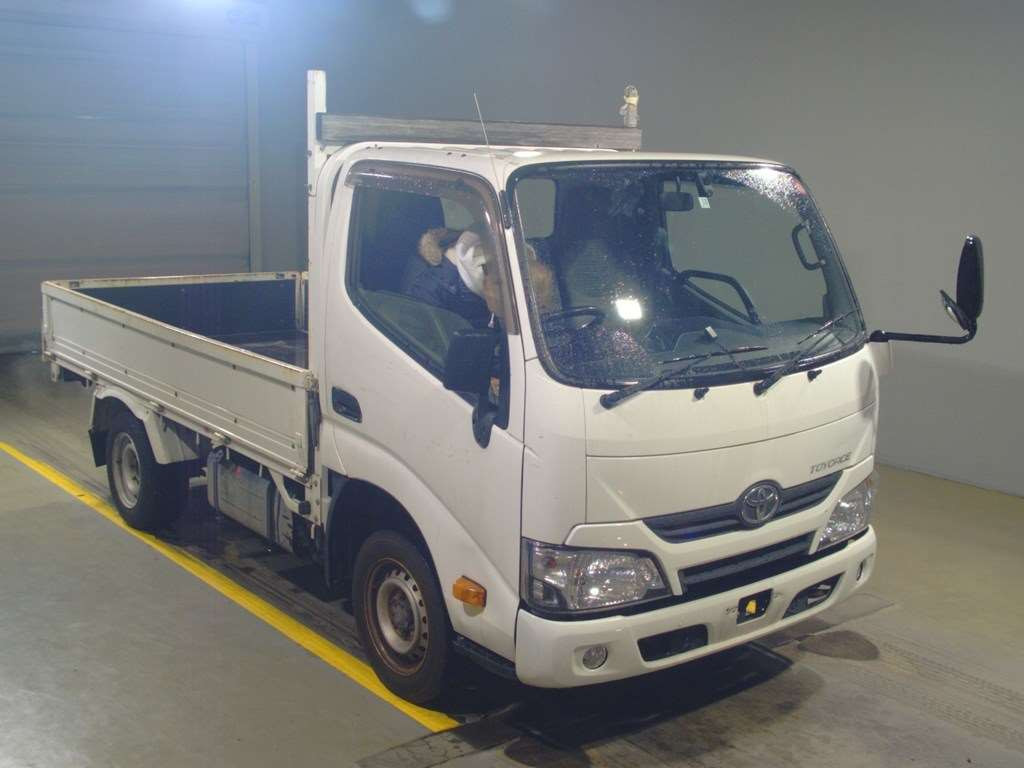 2016 Toyota Toyoace Truck TRY230[2]