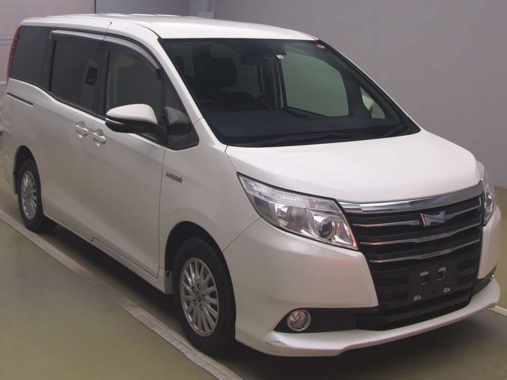 2016 Toyota Noah ZWR80G[2]