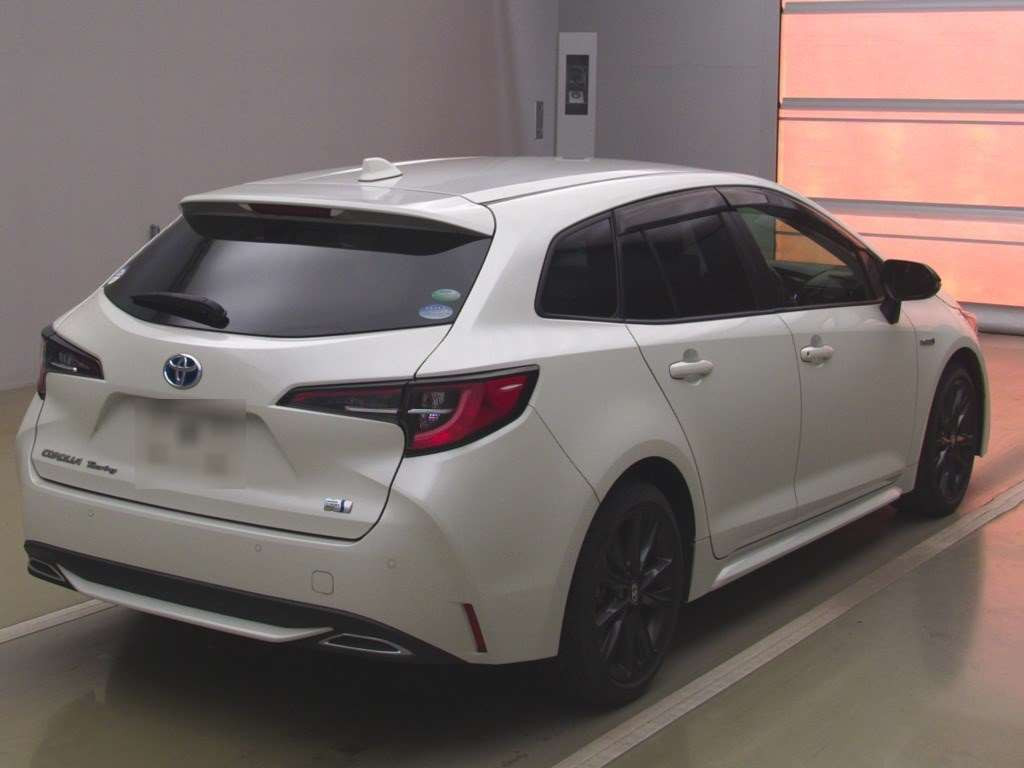 2019 Toyota Corolla Touring Wagon ZWE211W[1]