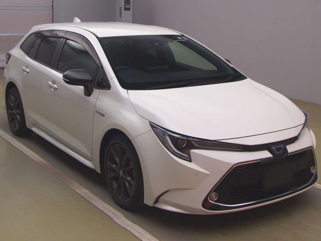 2019 Toyota Corolla Touring Wagon ZWE211W[2]