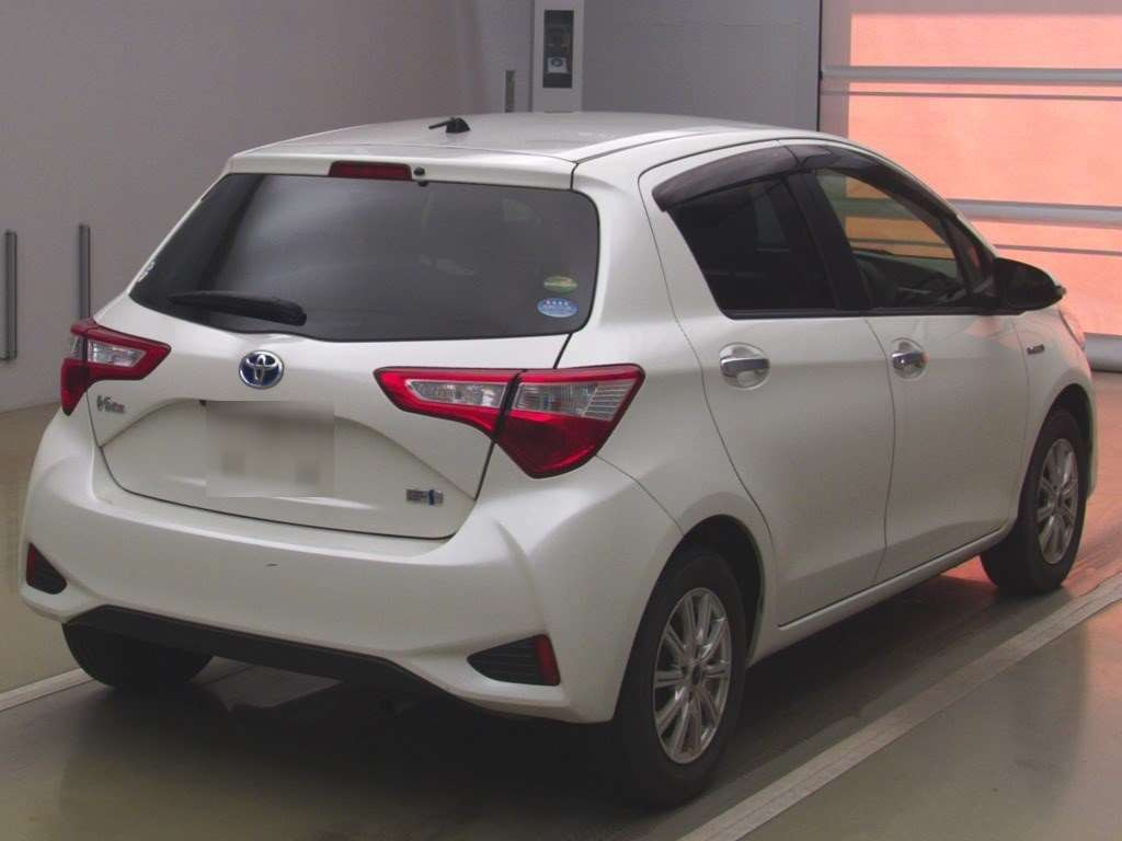 2018 Toyota Vitz NHP130[1]