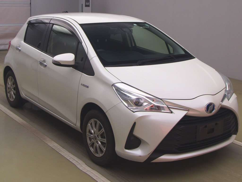 2018 Toyota Vitz NHP130[2]