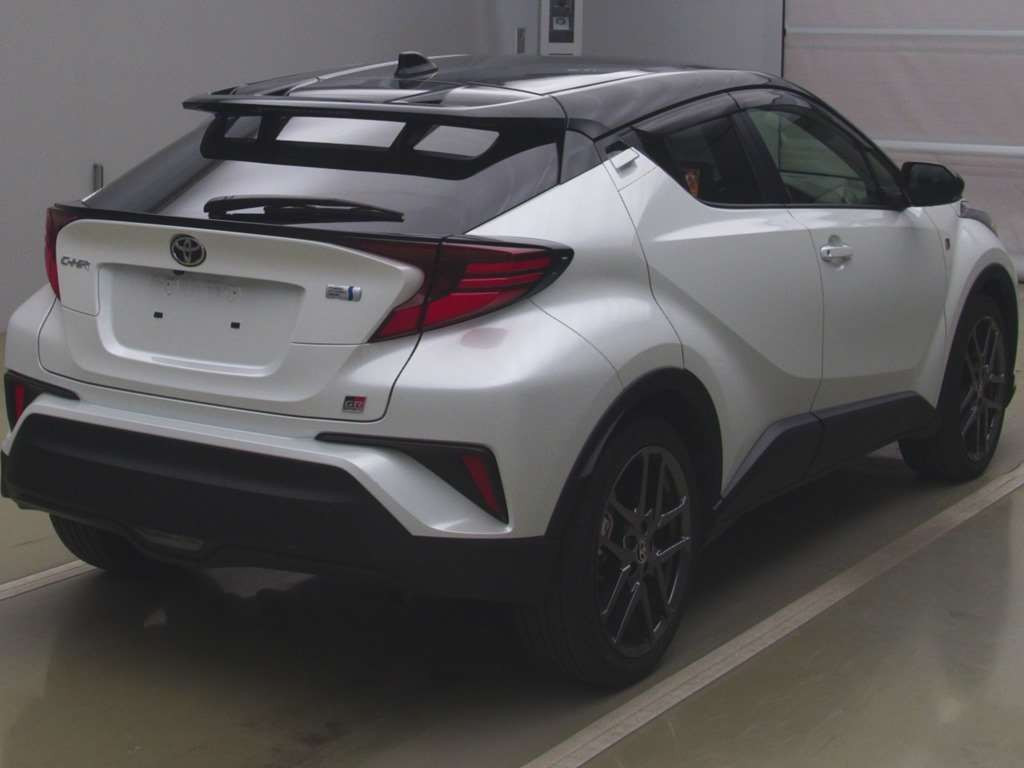 2022 Toyota C-HR ZYX11[1]