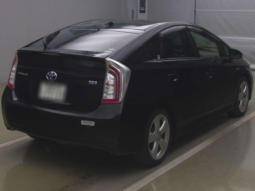 2015 Toyota Prius ZVW30[1]