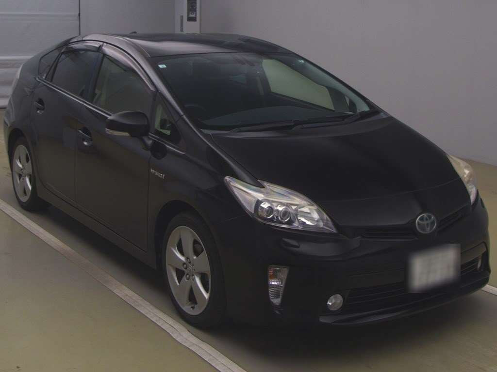 2015 Toyota Prius ZVW30[2]