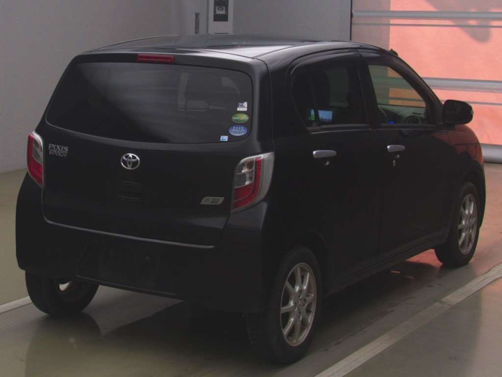 2013 Toyota Pixis Epoch LA300A[1]