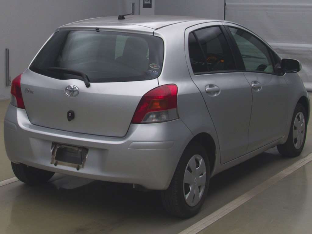 2008 Toyota Vitz SCP90[1]